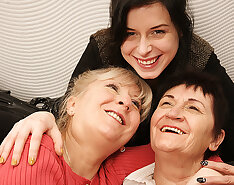 Two Mature Lesbians Pleasing A Hot Young Lesbian Babe