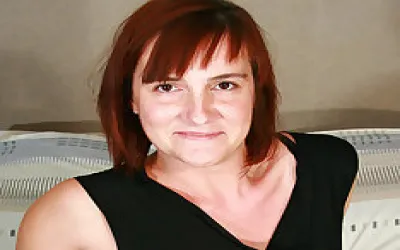 Amateur Housewife Loves To Work That Pussy