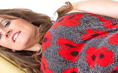 Big Breasted Housewife Gets Her Pussy Wet