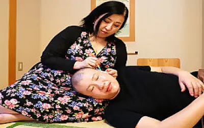 Big Butt Asian Mature Lady Fucking And Sucking