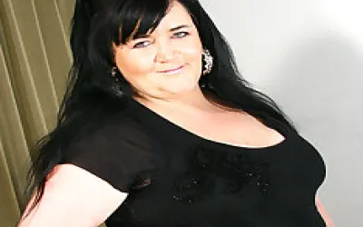 Big Mature Slut Sucking Cock