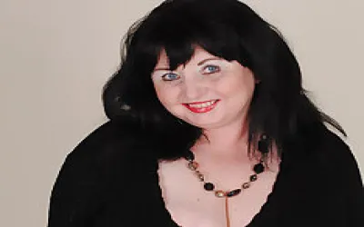 British Housewife Shows Off Her Great Tits And Big Ass