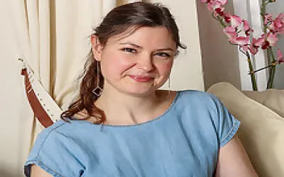 British Mom Strips Off Her Clothes And Works Her Hairy Pussy