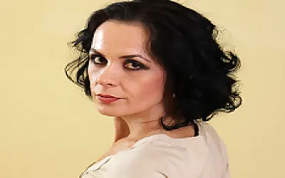 Classy Housewife Being Very Naughty