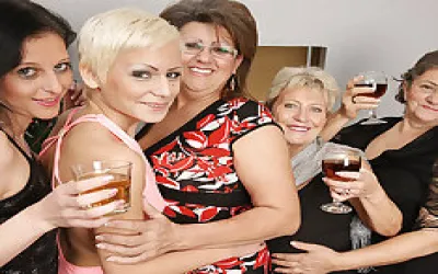 Five Horny Old And Young Lesbians Make It Special For Christmas