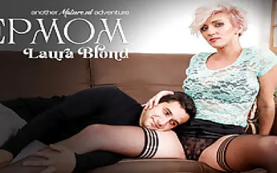 Fucking My Hot Stepmom Laura Blonde At Home