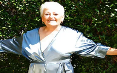 Granny Shows Her Beaver Still Needs Some Action