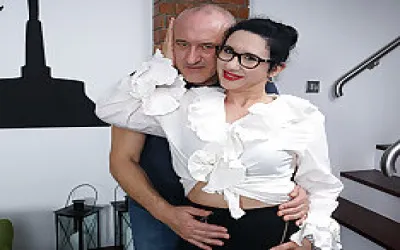 Hairy Housewife Fucking And Sucking Her Ass Off