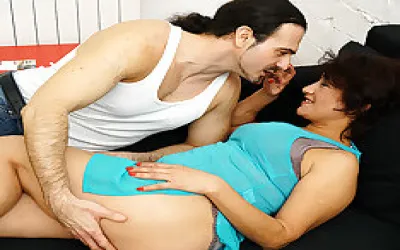 Hairy Housewife Fucking And Sucking