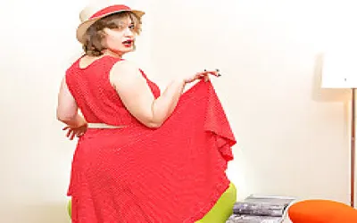 Hairy Milf Strutting Inher Summer Wear At Home