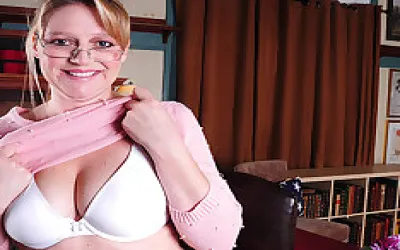 Horny American Mom Showing Off Her Nice Tits