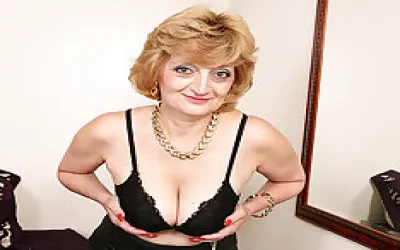 Horny British Housewife Playing With Herself