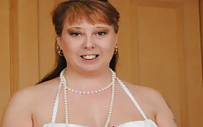 Horny British Housewife Pleasing Herself