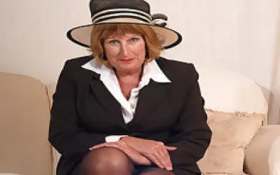 Horny British Mature Lady Playing With Her Pussy