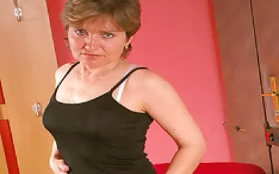 Horny Housewife Fucking A Dildo