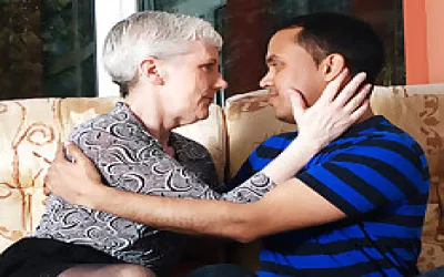 Horny Mature Slut Fucking A Younger Guy