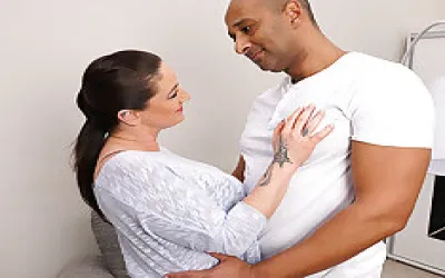 Horny Mature Slut Sucking And Fucking Black Guy