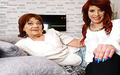 Horny Old And Young Lesbians Making Out On The Bed