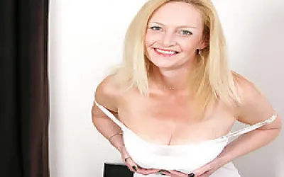 Hot Blonde Housewife Getting Wet And Dirty