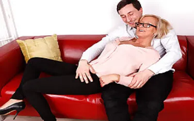 Hot German Housewife Gets A Massage And Then Some
