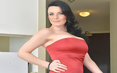 Hot Mom Playing With Her Wet Pussy