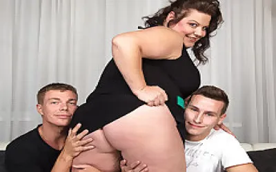 Huge Breasted Housewife Doing Two Guys At Once