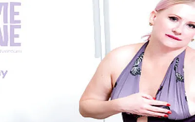 Mom Vicky Shy With Her Large Nipples Loves To Masturbate