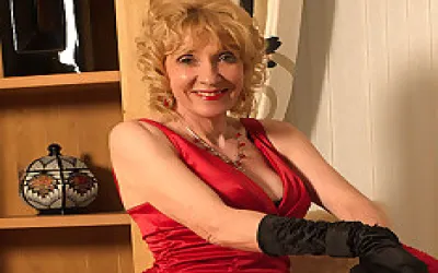 Naughty Housewife Showing Off Her Hot Body