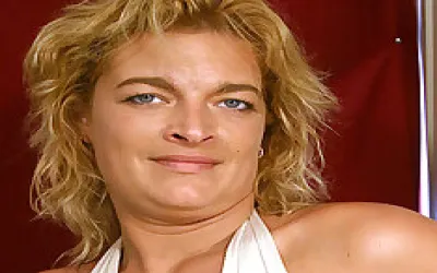 Shaved Housewife Playing With Her Snatch