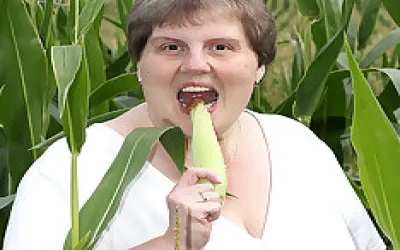 This Big Mama Loves To Play In A Cornfield