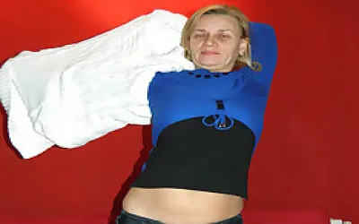 This Housewife Loves To Play On The Couch