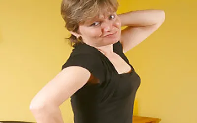 This Housewife Loves To Show What Makes Her Horny