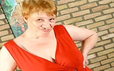 This Mature Slut Loves To Masturbate And Suck Cock