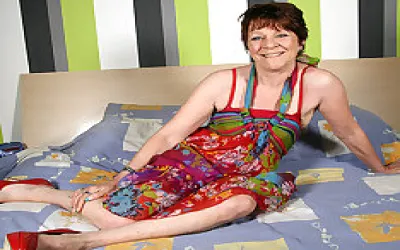 This Naughty Housewife Loves To Play With Her Pussy