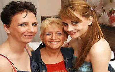 Three Old And Young Lesbians Make Out