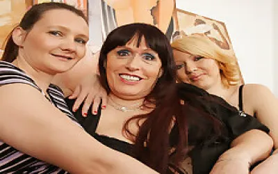 Three Old And Young Lezzies Love To Eat Pussy