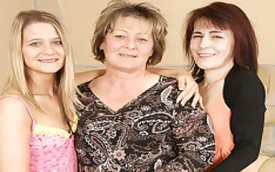 Three Old And Young Lezzies Take It To Town