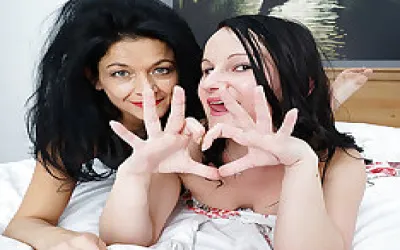 Two Horny Old And Young Lesbians Make Out On The Bed
